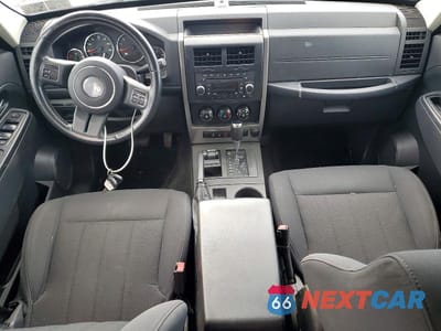 Zdjęcie 8 z 13 samochodu: 2011 JEEP LIBERTY SPORT VIN:1J4PN2GK3BW529780 - miniatura