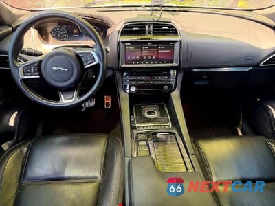 Zdjęcie 9 z 10 samochodu: 2019 JAGUAR F-PACE PRESTIGE VIN:SADCK2GX2KA601028 - miniatura