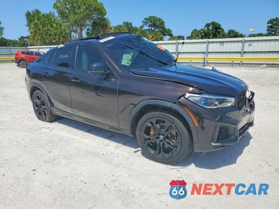 Czwarte zdjęcie samochodu z boku: 2022 BMW X6 XDRIVE40I VIN:5UXCY6C05N9L38113 - miniatura