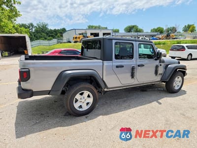 Trzecie zdjęcie samochodu z tyłu: 2020 JEEP GLADIATOR SPORT VIN:1C6HJTAG7LL108848 - miniatura