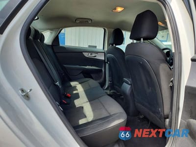 Zdjęcie 10 z 13 samochodu: 2023 KIA FORTE LXS VIN:3KPF24AD1PE589042 - miniatura
