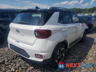 Trzecie zdjęcie samochodu z tyłu: 2022 HYUNDAI VENUE LIMITED VIN:KMHRC8A3XNU204564 - miniatura