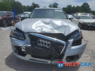 Piąte zdjęcie samochodu w środku: 2010 AUDI Q5 PREMIUM PLUS VIN:WA1LKAFP5AA031073 - miniatura