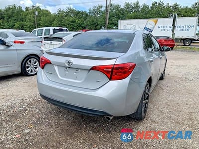 Czwarte zdjęcie samochodu z boku: 2017 TOYOTA COROLLA SE VIN:2T1BURHE3HC782152 - miniatura