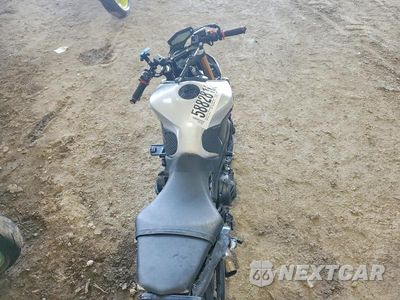 Zdjęcie 6 z 8 samochodu: 2015 YAMAHA FZ09 VIN:JYARN33E4FA008473 - miniatura