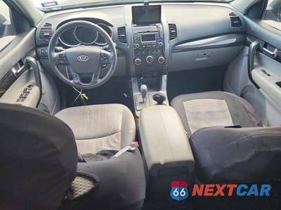 Zdjęcie 8 z 13 samochodu: 2013 KIA SORENTO LX VIN:5XYKT4A28DG311487 - miniatura