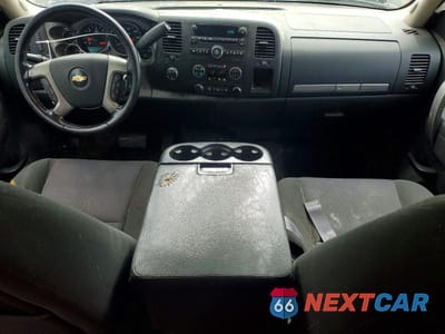 Zdjęcie 8 z 12 samochodu: 2011 CHEVROLET SILVERADO K1500 LT VIN:1GCRKSE30BZ207535 - miniatura