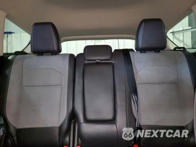 Zdjęcie 10 z 13 samochodu: 2017 FORD ESCAPE TITANIUM VIN:1FMCU9J98HUA26607 - miniatura