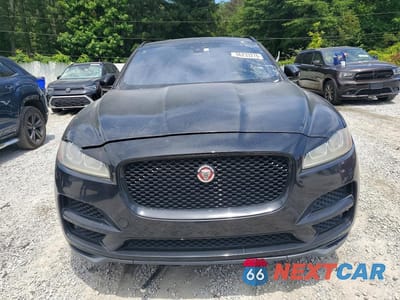 Piąte zdjęcie samochodu w środku: 2017 JAGUAR F-PACE PREMIUM VIN:SADCJ2BN3HA097218 - miniatura