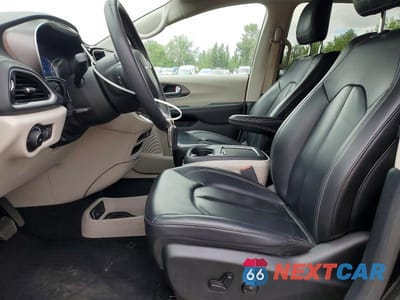 Zdjęcie 7 z 14 samochodu: 2024 CHRYSLER PACIFICA HYBRID SELECT VIN:2C4RC1S73RR102913 - miniatura