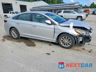 Czwarte zdjęcie samochodu z boku: 2019 HYUNDAI SONATA SE VIN:5NPE24AF4KH741073 - miniatura