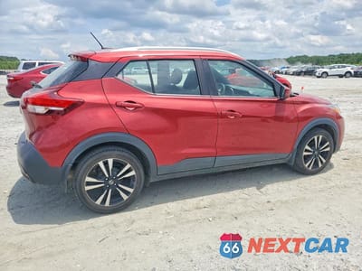 Trzecie zdjęcie samochodu z tyłu: 2018 NISSAN KICKS SV VIN:3N1CP5CU4JL505387 - miniatura