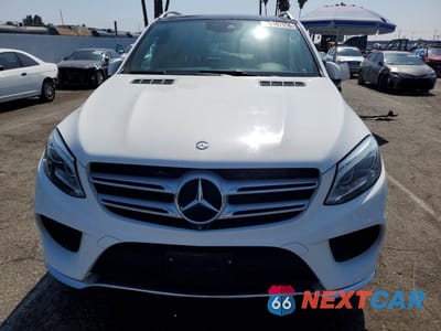 Piąte zdjęcie samochodu w środku: 2016 MERCEDES-BENZ GLE 350 VIN:4JGDA5JBXGA671655 - miniatura