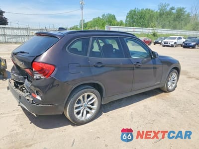 Trzecie zdjęcie samochodu z tyłu: 2015 BMW X1 XDRIVE28I VIN:WBAVL1C58FVY41552 - miniatura