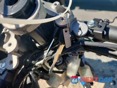 Zdjęcie 8 z 10 samochodu: 2023 KAWASAKI ZR900 F VIN:ML5ZRDF13PDA58723 - miniatura