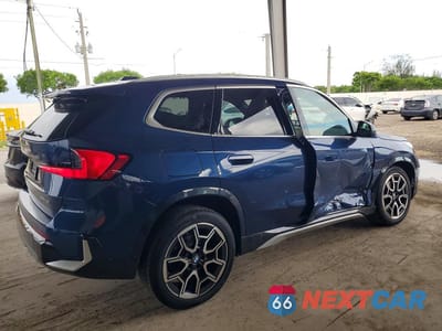 Trzecie zdjęcie samochodu z tyłu: 2025 BMW X1 XDRIVE28I VIN:WBX73EF0XS5250882 - miniatura