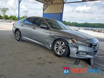 Czwarte zdjęcie samochodu z boku: 2018 HONDA ACCORD LX VIN:1HGCV1F13JA138746 - miniatura