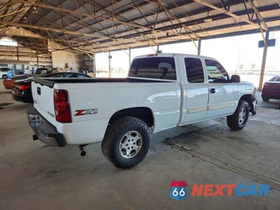 Trzecie zdjęcie samochodu z tyłu: 2003 CHEVROLET SILVERADO K1500 VIN:1GCEK19T53E325026 - miniatura