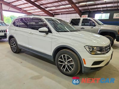 Czwarte zdjęcie samochodu z boku: 2021 VOLKSWAGEN TIGUAN SE VIN:3VV3B7AX6MM066102 - miniatura