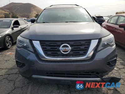 Piąte zdjęcie samochodu w środku: 2019 NISSAN PATHFINDER S VIN:5N1DR2MN9KC600652 - miniatura