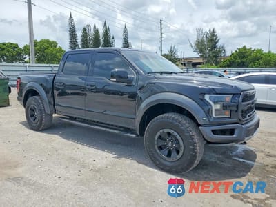 Czwarte zdjęcie samochodu z boku: 2017 FORD F150 RAPTOR VIN:1FTFW1RG2HFA39115 - miniatura