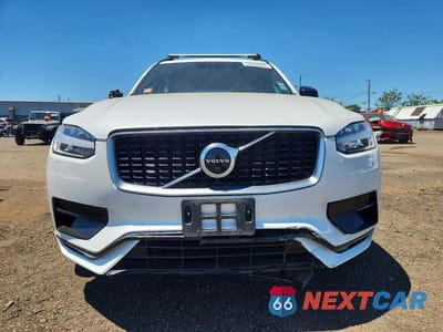 Piąte zdjęcie samochodu w środku: 2020 VOLVO XC90 T6 R-DESIGN VIN:YV4A22PM5L1534223 - miniatura