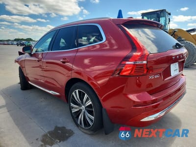 Drugie zdjęcie samochodu z przodu: 2023 VOLVO XC60 PLUS VIN:YV4L12RN0P1239103 - miniatura