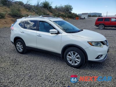 Czwarte zdjęcie samochodu z boku: 2015 NISSAN ROGUE SV VIN:5N1AT2MKXFC831429 - miniatura