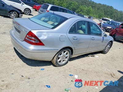 Trzecie zdjęcie samochodu z tyłu: 2002 MERCEDES-BENZ C 240 VIN:WDBRF61J52F166142 - miniatura