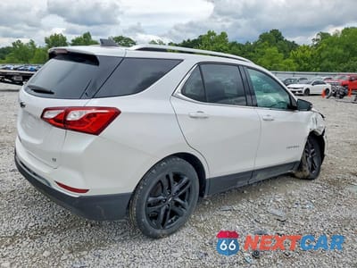Trzecie zdjęcie samochodu z tyłu: 2020 CHEVROLET EQUINOX LT VIN:3GNAXKEV2LL273570 - miniatura