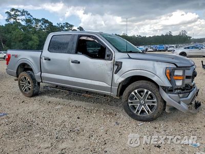 Czwarte zdjęcie samochodu z boku: 2023 FORD F150 SUPERCREW VIN:1FTEW1EP9PKF37125 - miniatura