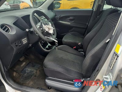 Zdjęcie 7 z 13 samochodu: 2011 SCION XD BASE VIN:JTKKU4B41B1009350 - miniatura