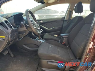 Zdjęcie 7 z 12 samochodu: 2018 KIA FORTE LX VIN:3KPFK4A7XJE258798 - miniatura