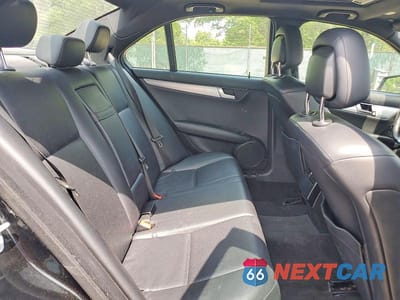 Zdjęcie 10 z 12 samochodu: 2012 MERCEDES-BENZ C 250 VIN:WDDGF4HBXCA622829 - miniatura