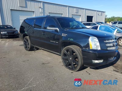 Czwarte zdjęcie samochodu z boku: 2013 CADILLAC ESCALADE ESV PREMIUM VIN:1GYS3JEF9DR215178 - miniatura