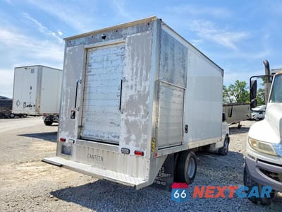Czwarte zdjęcie samochodu z boku: 2016 CHEVROLET EXPRESS G4500 VIN:1GB6GUCG3G1126139 - miniatura