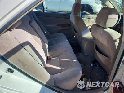 Zdjęcie 10 z 13 samochodu: 2004 TOYOTA CAMRY STANDARD VIN:JTDBE30K240275789 - miniatura