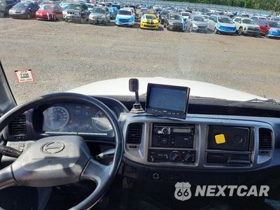 Zdjęcie 8 z 13 samochodu: 2016 HINO 268A BOX TRUCK VIN:5PVNJ8JV1G4S60518 - miniatura