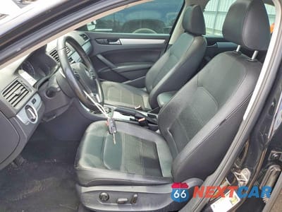 Zdjęcie 7 z 12 samochodu: 2013 VOLKSWAGEN PASSAT SE VIN:1VWBP7A34DC057986 - miniatura