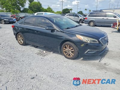 Czwarte zdjęcie samochodu z boku: 2015 HYUNDAI SONATA SE VIN:5NPE24AF5FH227559 - miniatura