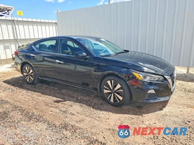 Czwarte zdjęcie samochodu z boku: 2021 NISSAN ALTIMA SV VIN:1N4BL4DV4MN416600 - miniatura