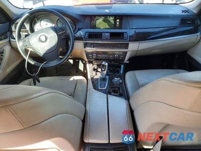 Zdjęcie 8 z 12 samochodu: 2013 BMW 528 XI VIN:WBAXH5C58DD115369 - miniatura
