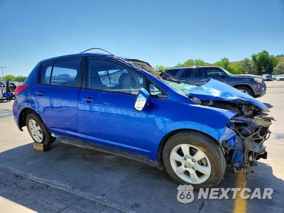 Czwarte zdjęcie samochodu z boku: 2009 NISSAN VERSA S/SL VIN:3N1BC13E09L411382 - miniatura
