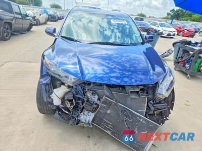 Piąte zdjęcie samochodu w środku: 2016 HONDA HR-V LX VIN:3CZRU5H37GM713258 - miniatura