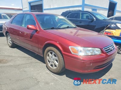 Czwarte zdjęcie samochodu z boku: 2001 TOYOTA CAMRY LE VIN:4T1BG22K11U112679 - miniatura