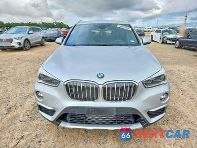 Piąte zdjęcie samochodu w środku: 2017 BMW X1 XDRIVE28I VIN:WBXHT3Z34H4A57871 - miniatura