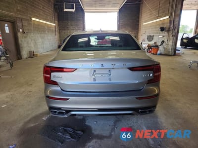 Zdjęcie 6 z 12 samochodu: 2021 VOLVO S60 T6 R-DESIGN VIN:7JRA22TM5MG095307 - miniatura
