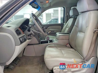 Zdjęcie 7 z 13 samochodu: 2008 CHEVROLET SUBURBAN K1500 LS VIN:3GNFK16328G293412 - miniatura