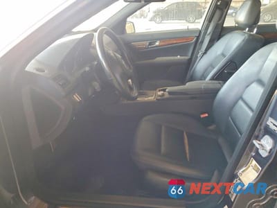 Zdjęcie 7 z 12 samochodu: 2010 MERCEDES-BENZ C 300 VIN:WDDGF5EB8AF475985 - miniatura