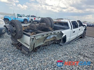 Trzecie zdjęcie samochodu z tyłu: 2004 CHEVROLET SILVERADO K3500 VIN:1GCJK33284F180375 - miniatura